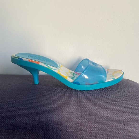 Coach Signature Sandal - Picture 8 of 9